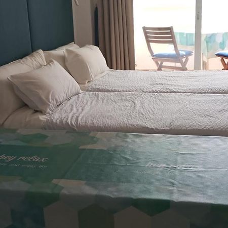 Seafront Apartment With Open-Air Heated Pool Fuengirola Bagian luar foto