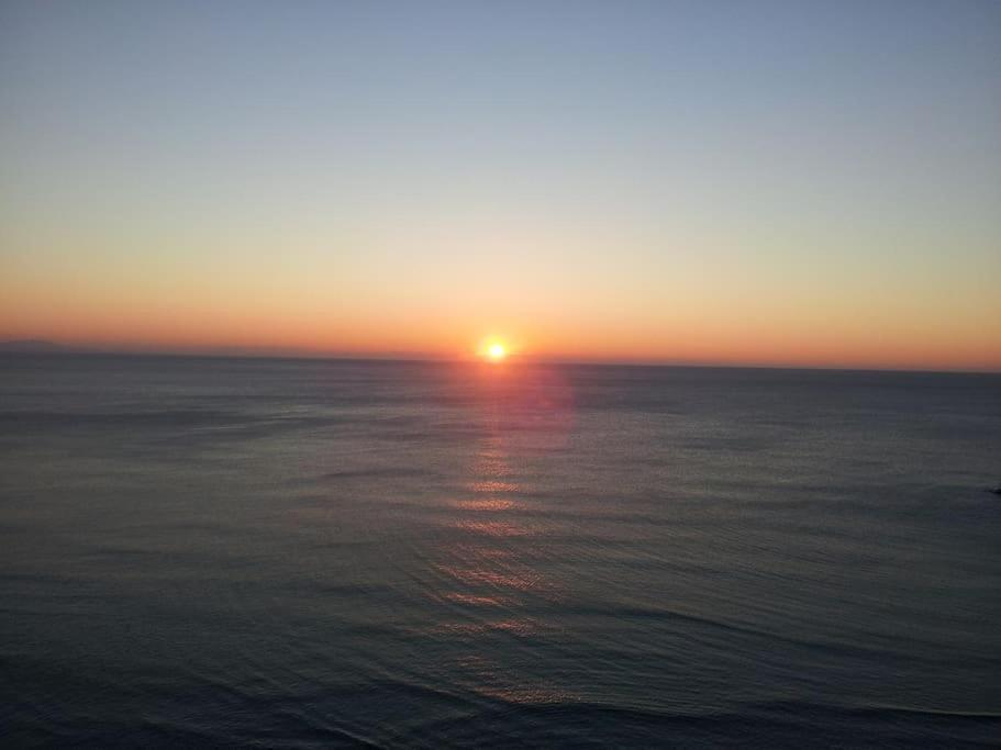 Seafront Apartment With Open-Air Heated Pool Fuengirola Bagian luar foto